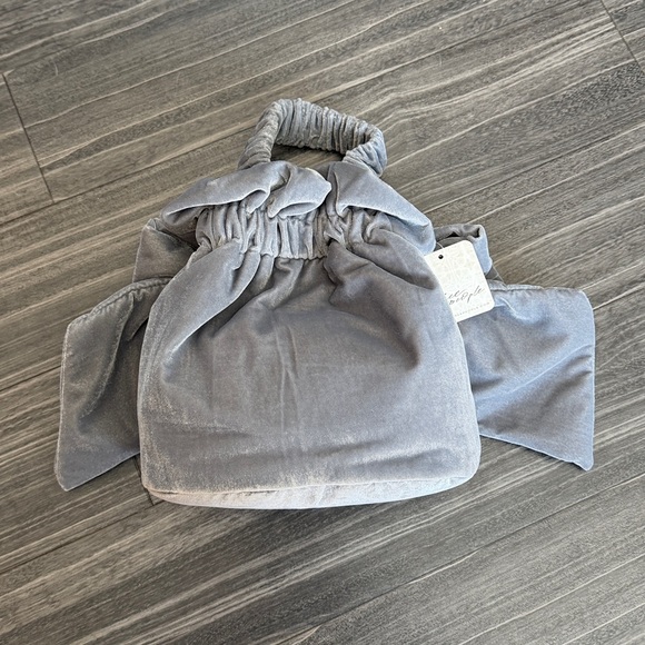 Free People Belle Velvet Bow Bag - Picture 7 of 12